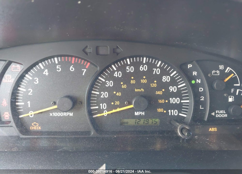 2003 TOYOTA TUNDRA LTD V8 VIN: 5TBBT48173S382512