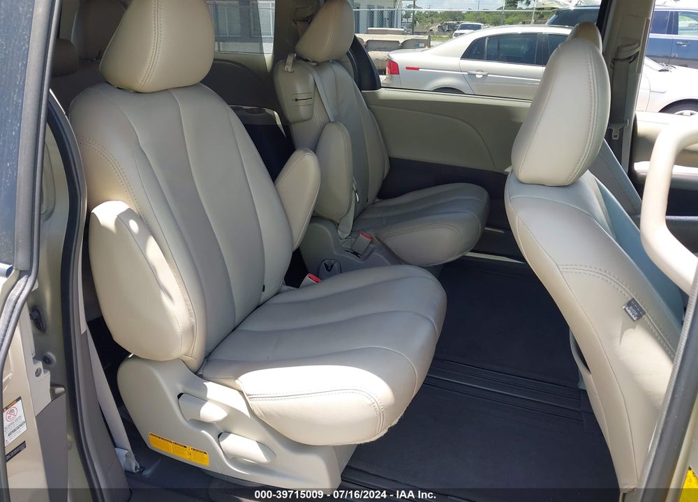 2011 TOYOTA SIENNA LE V6 VIN: 5TDKK3DC6BS035652