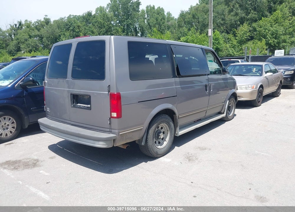 1995 CHEVROLET ASTRO VIN: 1GNDM19W9SB136922