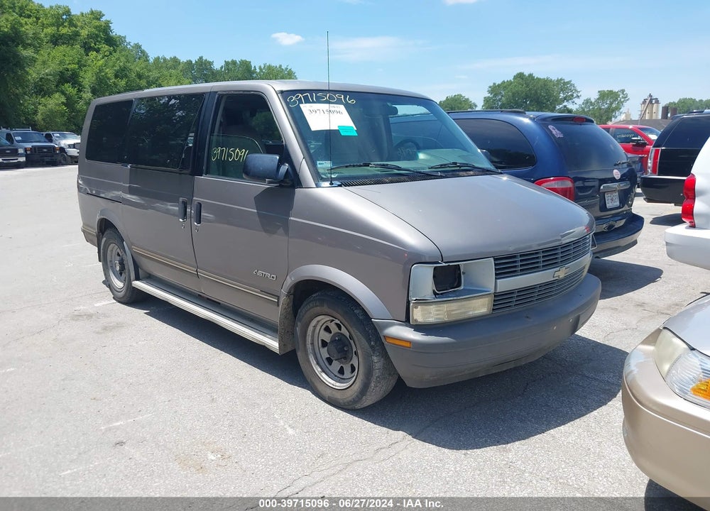 1995 CHEVROLET ASTRO VIN: 1GNDM19W9SB136922