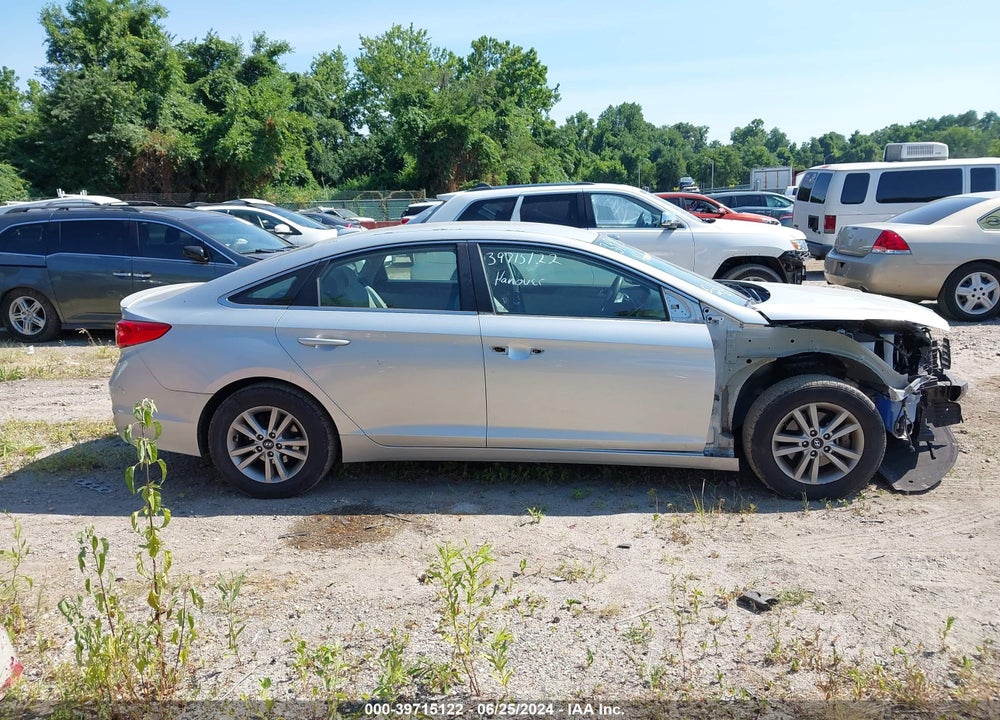 2015 HYUNDAI SONATA SE VIN: 5NPE24AFXFH096256