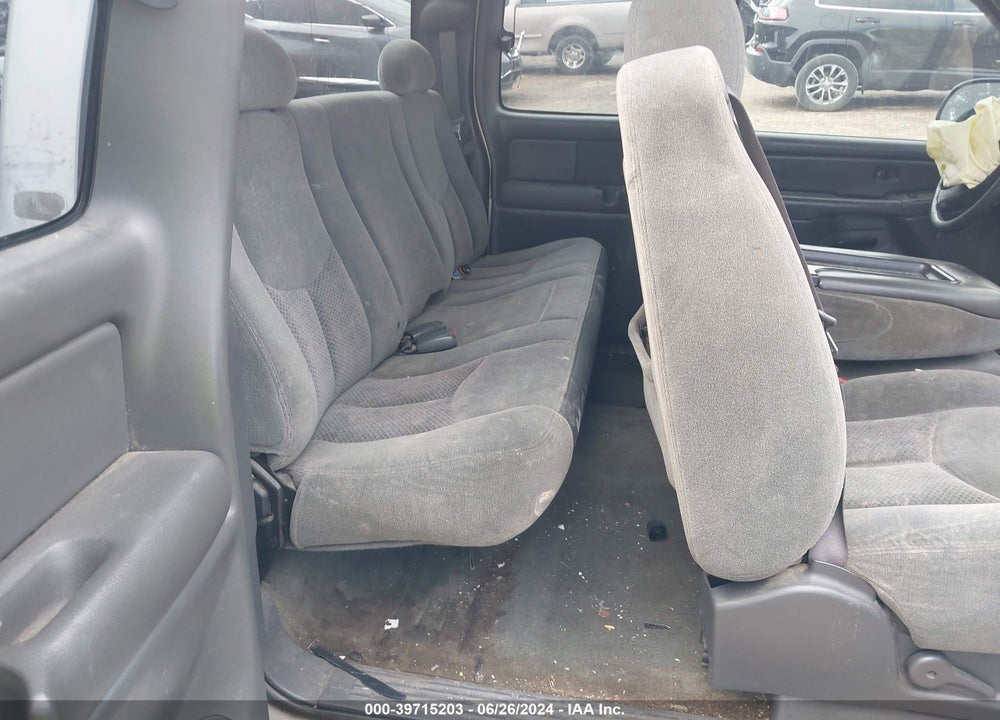 2004 CHEVROLET SILVERADO 1500 LS VIN: 2GCEC19V741131888