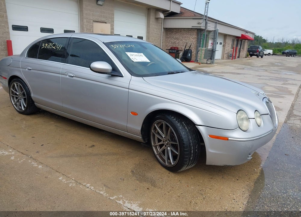 2006 JAGUAR S-TYPE 4.2L V8 VIN: SAJWA01B16HN52271