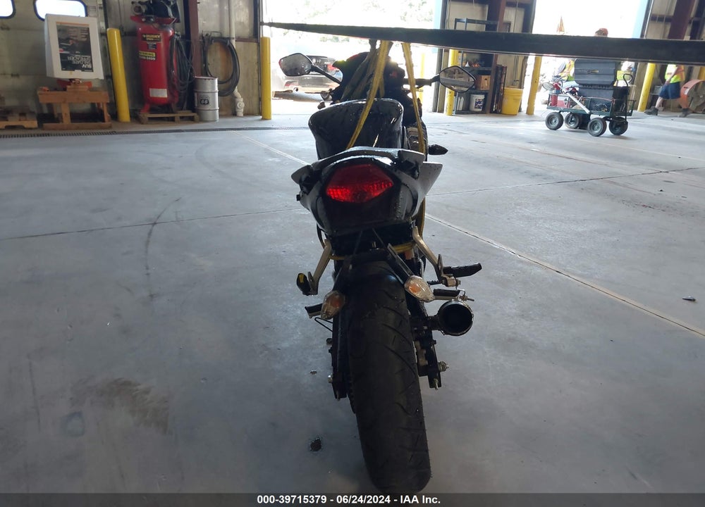 2015 HONDA CBR300 R VIN: MLHNC5106F5101612