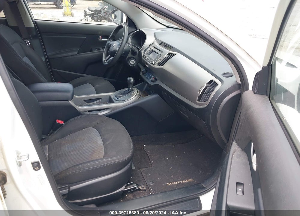 2016 KIA SPORTAGE LX VIN: KNDPB3AC6G7836609
