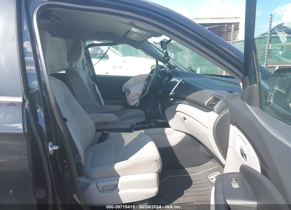 2017 HONDA PILOT EX VIN: 5FNYF6H34HB003497