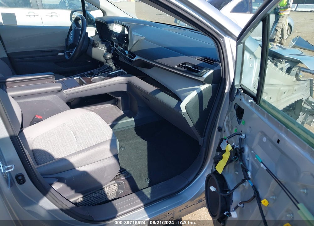2021 TOYOTA SIENNA LE VIN: 5TDKRKEC4MS072173