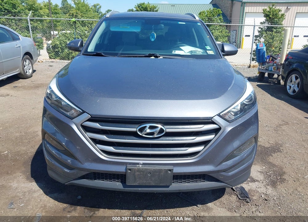 2017 HYUNDAI TUCSON SE VIN: KM8J33A4XHU377241