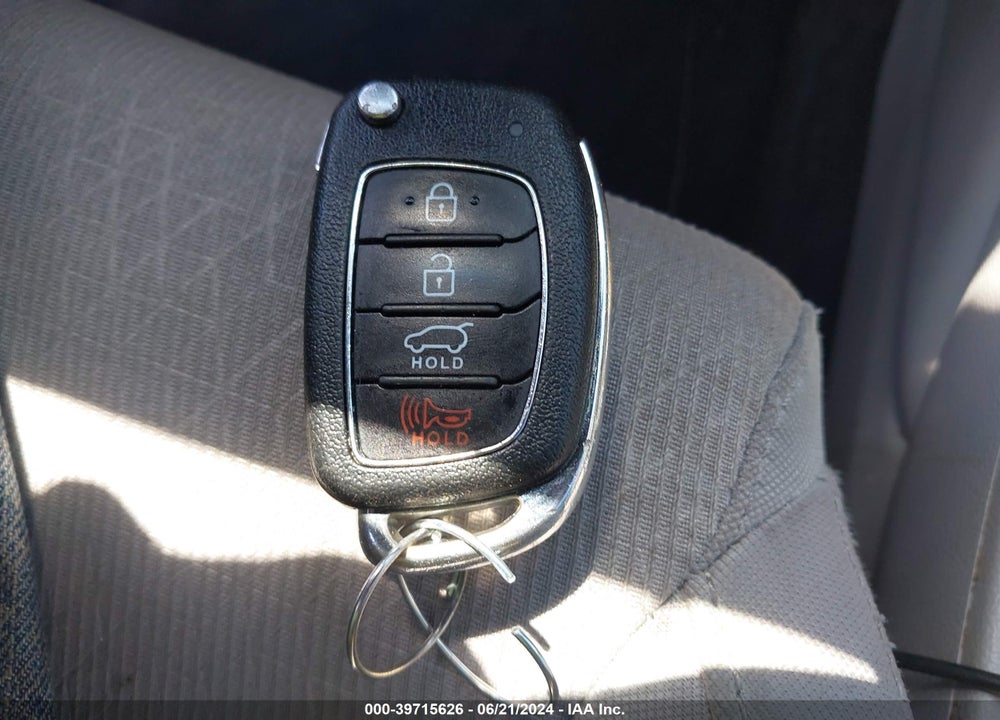 2017 HYUNDAI TUCSON SE VIN: KM8J33A4XHU377241