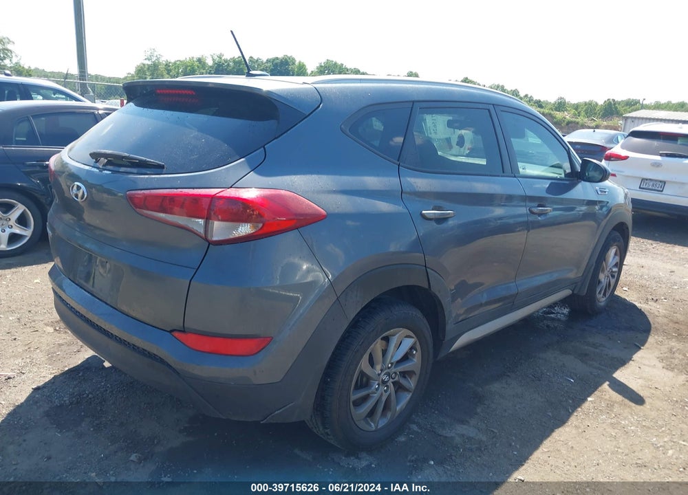 2017 HYUNDAI TUCSON SE VIN: KM8J33A4XHU377241