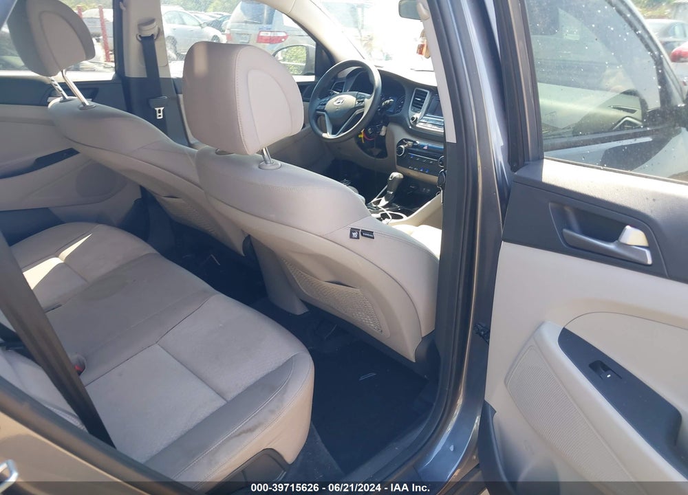 2017 HYUNDAI TUCSON SE VIN: KM8J33A4XHU377241