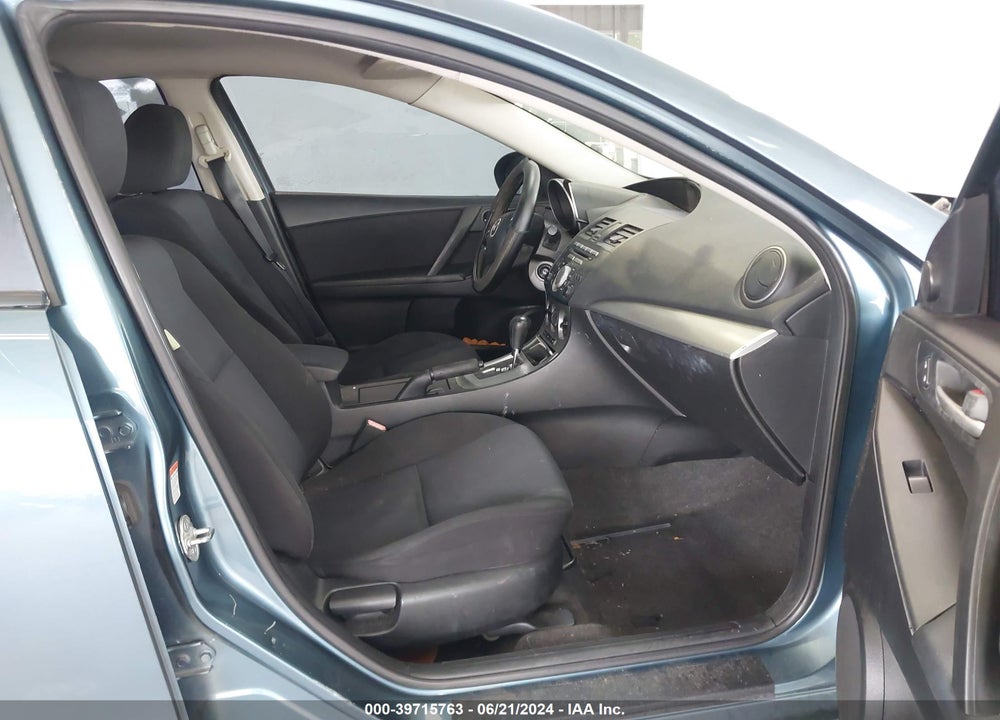 2011 MAZDA 3 I TOURING VIN: JM1BL1VG3B1373106