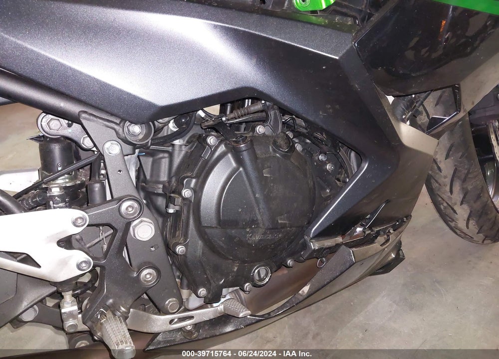 2023 KAWASAKI EX400 VIN: JKAEXKH14PDAN4198