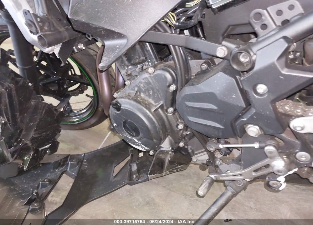 2023 KAWASAKI EX400 VIN: JKAEXKH14PDAN4198