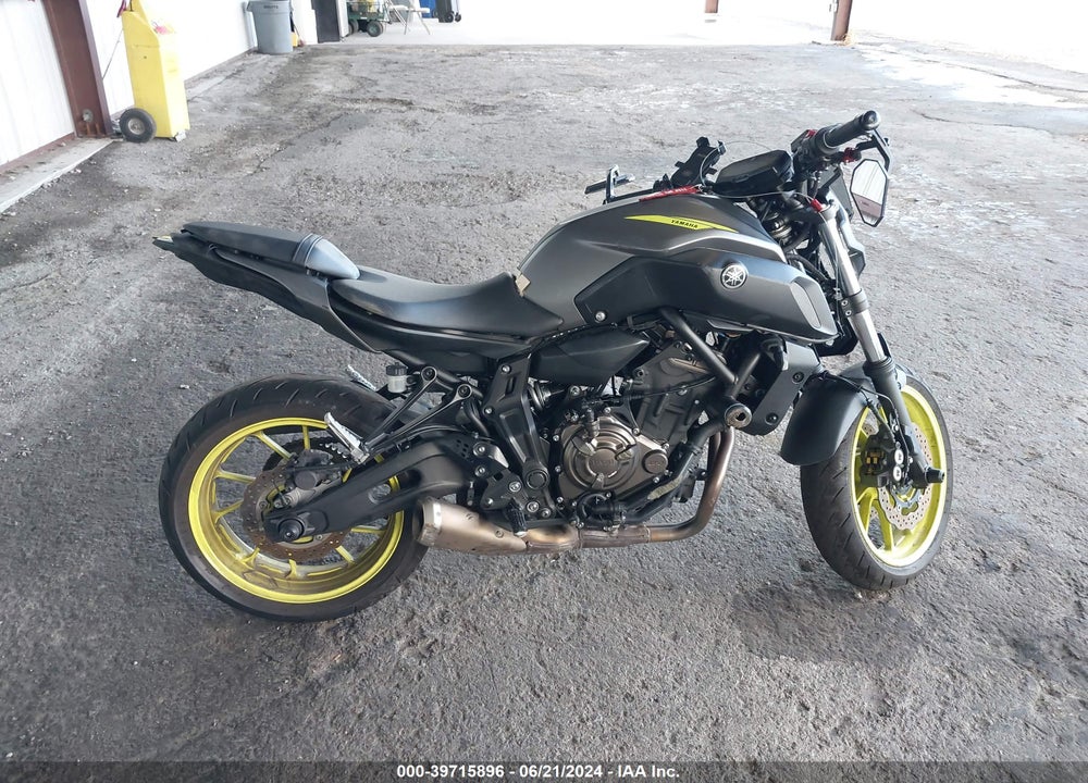 2018 YAMAHA MT07 VIN: JYARM27E1JA001092