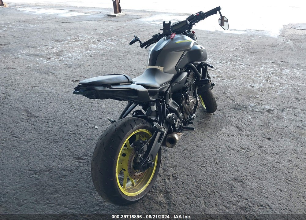 2018 YAMAHA MT07 VIN: JYARM27E1JA001092