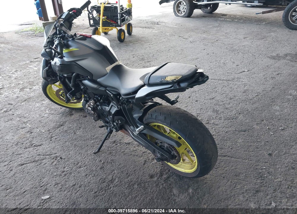 2018 YAMAHA MT07 VIN: JYARM27E1JA001092