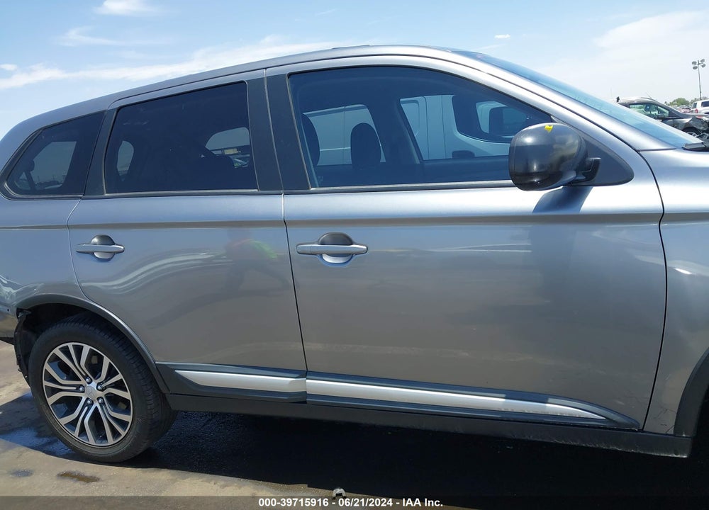 2018 MITSUBISHI OUTLANDER ES VIN: JA4AD2A36JZ009256