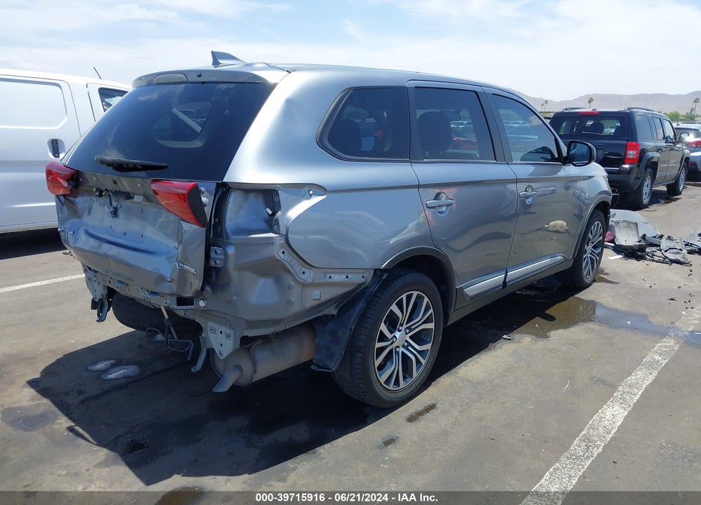 2018 MITSUBISHI OUTLANDER ES VIN: JA4AD2A36JZ009256