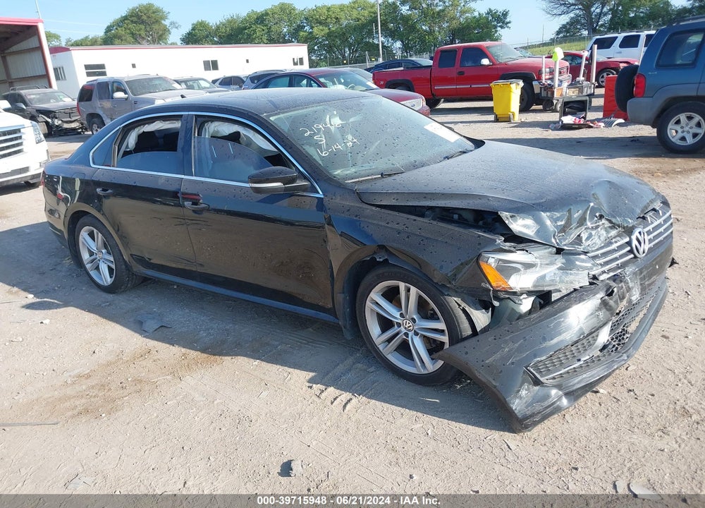 2015 VOLKSWAGEN PASSAT 2.0L TDI SE VIN: 1VWBV7A38FC095892