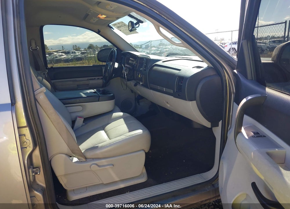 2008 CHEVROLET SILVERADO 1500 LT1 VIN: 3GCEC13J18G118931