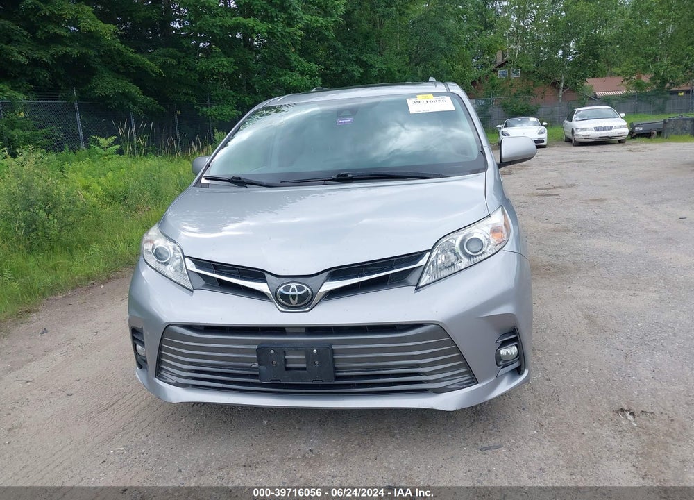 2018 TOYOTA SIENNA XLE 8 PASSENGER VIN: 5TDYZ3DCXJS949004