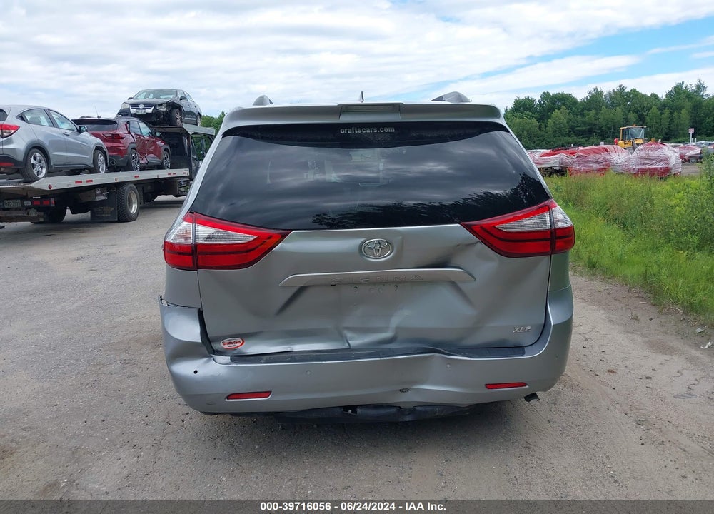 2018 TOYOTA SIENNA XLE 8 PASSENGER VIN: 5TDYZ3DCXJS949004