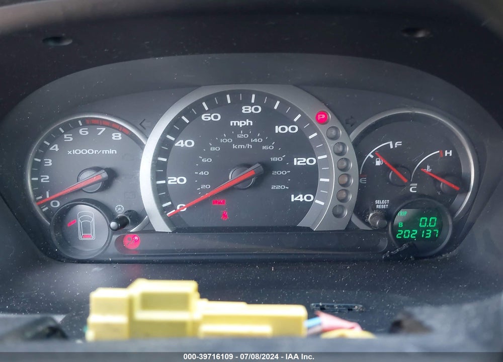 2005 HONDA PILOT VIN: 5FNYF18425B039566