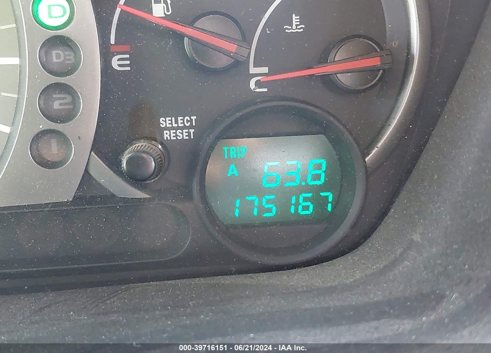 2005 HONDA PILOT VIN: 5FNYF18485B008595