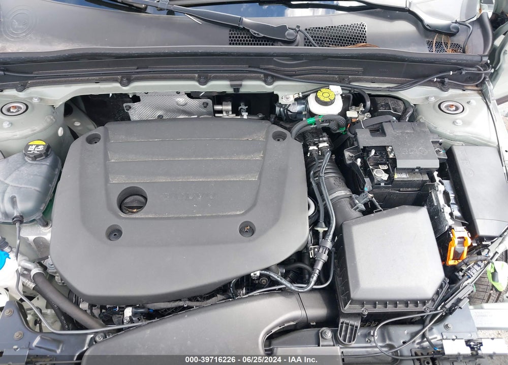 2024 VOLVO XC40 B5 PLUS DARK THEME VIN: YV4L12ULXR2240827