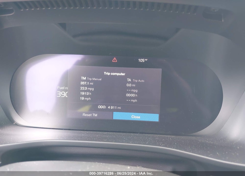 2024 VOLVO XC40 B5 PLUS DARK THEME VIN: YV4L12ULXR2240827