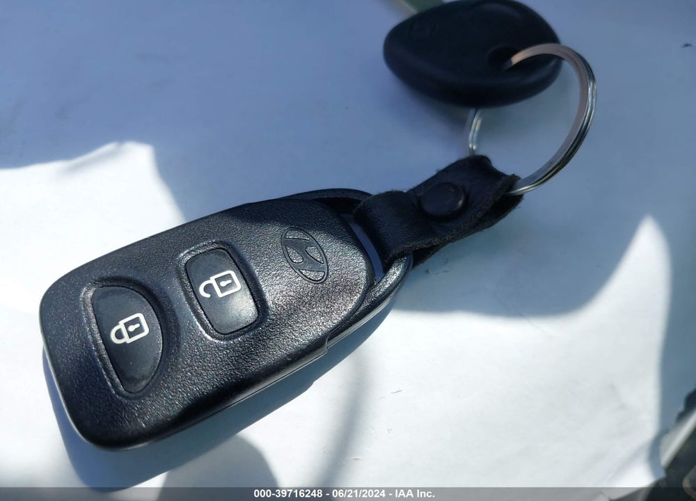 2013 HYUNDAI ACCENT GS VIN: KMHCT5AE7DU083609