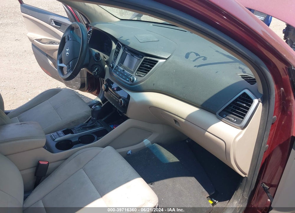 2016 HYUNDAI TUCSON SE VIN: KM8J3CA40GU118210