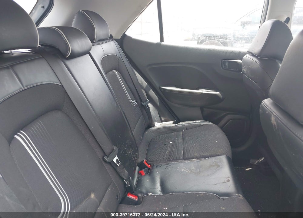 2022 HYUNDAI VENUE LIMITED VIN: KMHRC8A34NU164417