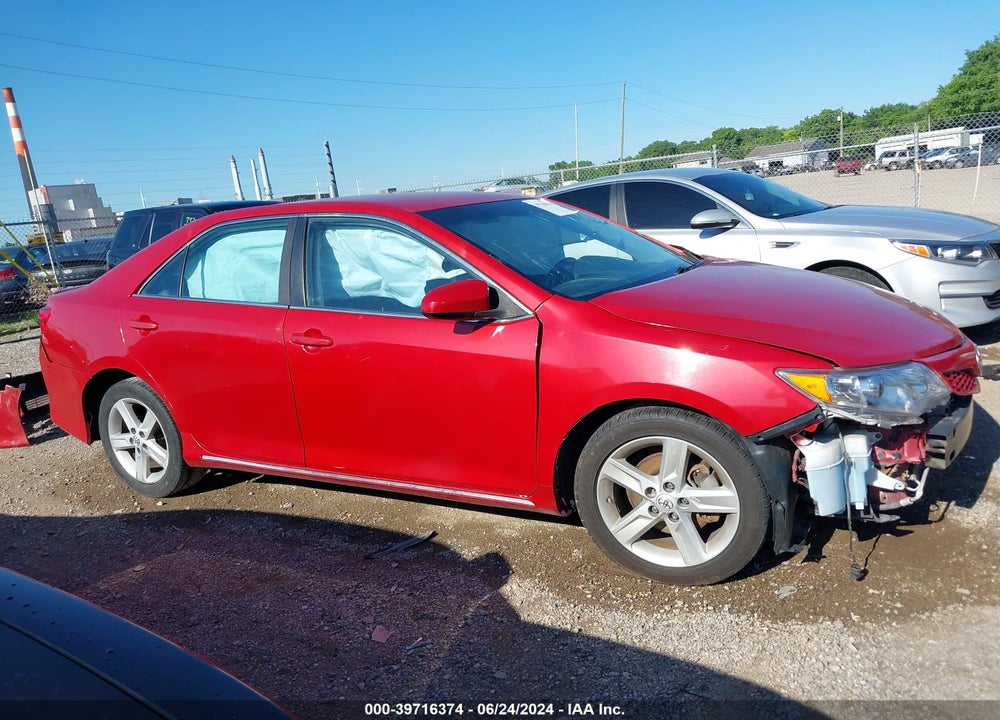 2013 TOYOTA CAMRY SE VIN: 4T1BF1FK5DU674371