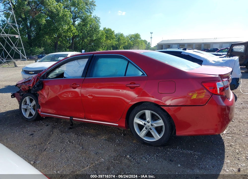 2013 TOYOTA CAMRY SE VIN: 4T1BF1FK5DU674371