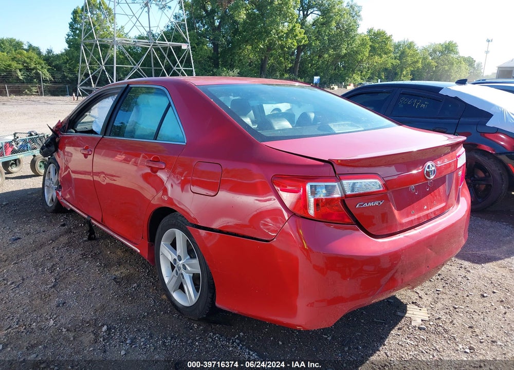 2013 TOYOTA CAMRY SE VIN: 4T1BF1FK5DU674371