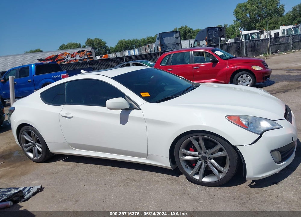 2011 HYUNDAI GENESIS 3.8 R-SPEC VIN: KMHHU6KH0BU052958