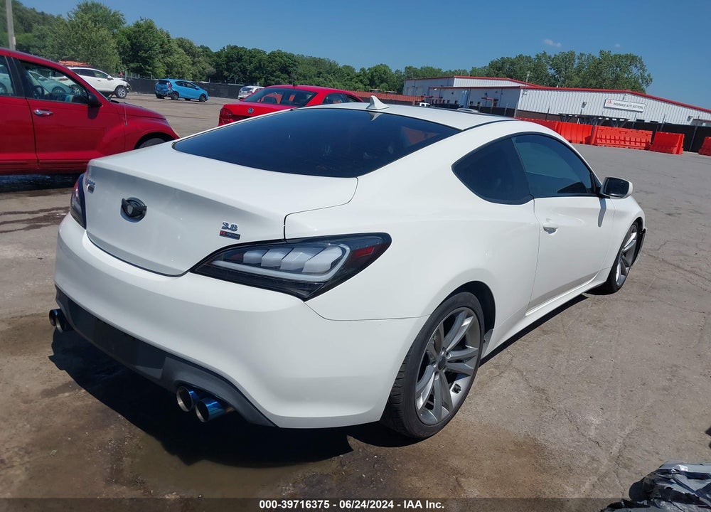 2011 HYUNDAI GENESIS 3.8 R-SPEC VIN: KMHHU6KH0BU052958