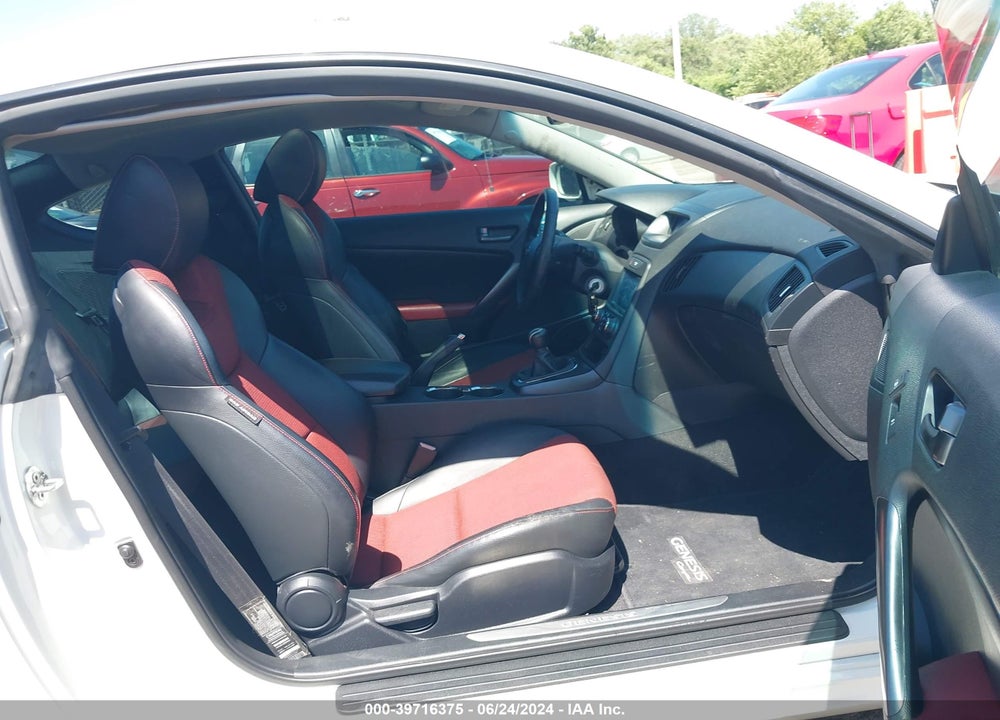 2011 HYUNDAI GENESIS 3.8 R-SPEC VIN: KMHHU6KH0BU052958