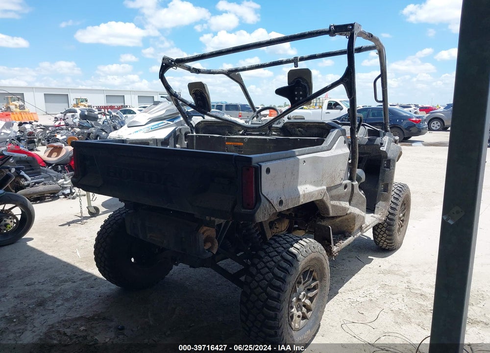 2022 HONDA SXS1000 M3 VIN: 1HFVE04B9N4600931