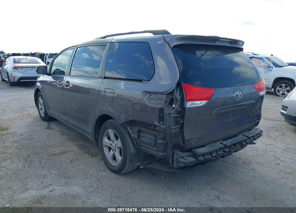 2013 TOYOTA SIENNA LE V6 8 PASSENGER VIN: 5TDKK3DC0DS307793