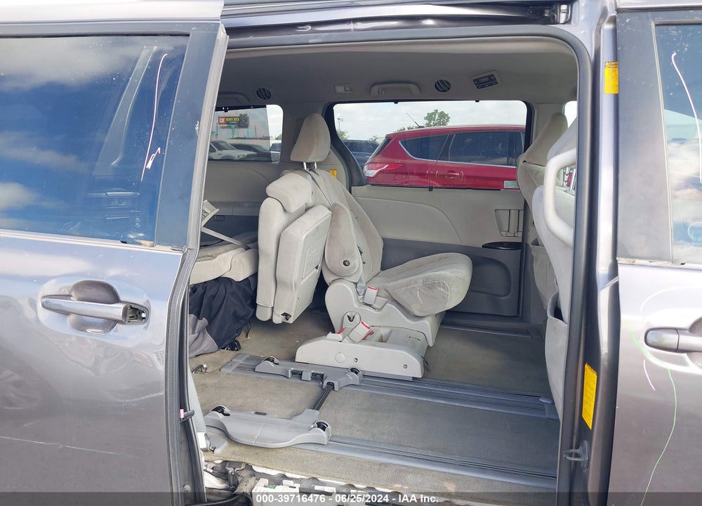 2013 TOYOTA SIENNA LE V6 8 PASSENGER VIN: 5TDKK3DC0DS307793