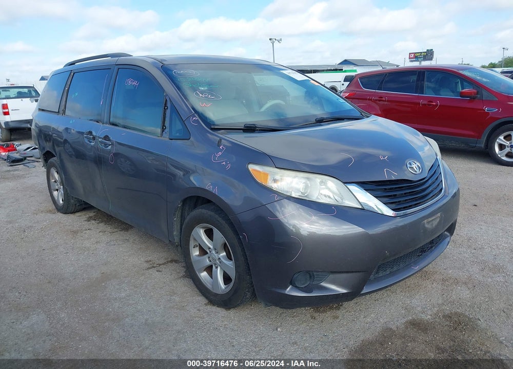 2013 TOYOTA SIENNA LE V6 8 PASSENGER VIN: 5TDKK3DC0DS307793