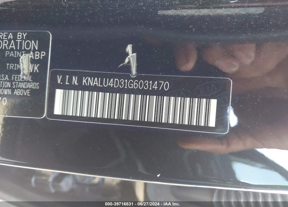 2016 KIA K900 LUXURY 3.8L VIN: KNALU4D31G6031470