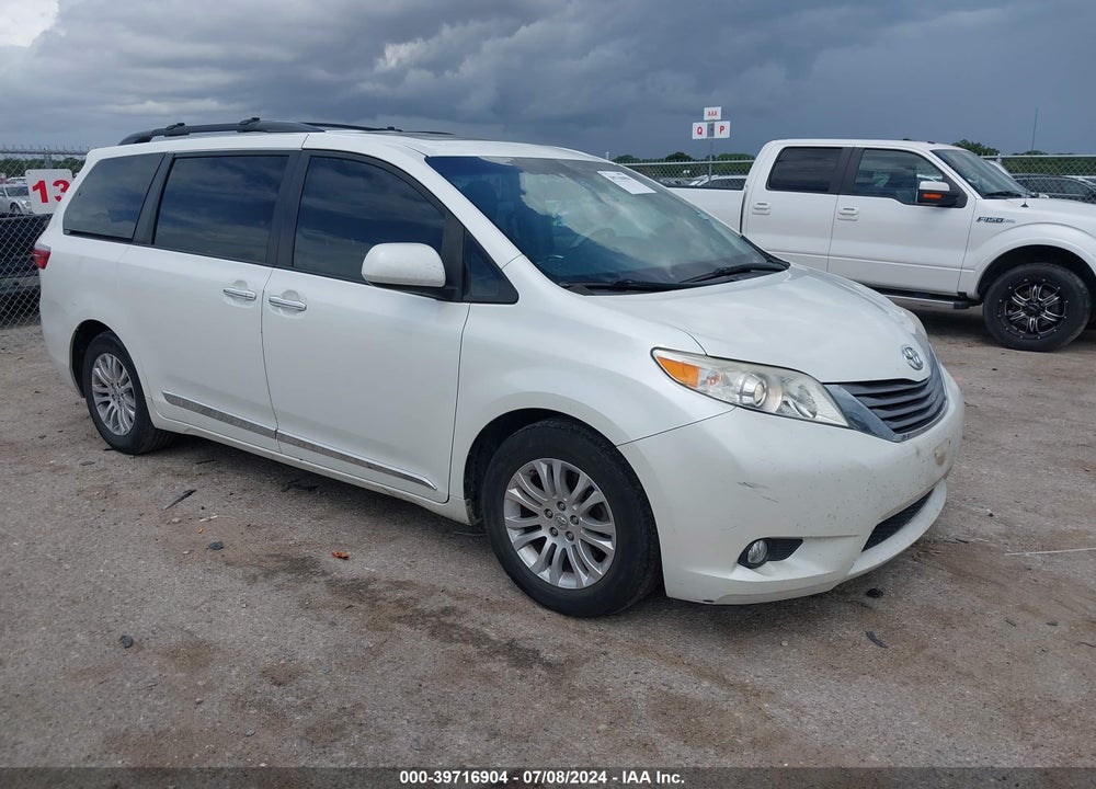 2016 TOYOTA SIENNA XLE PREMIUM 8 PASSENGER VIN: 5TDYK3DC6GS751680