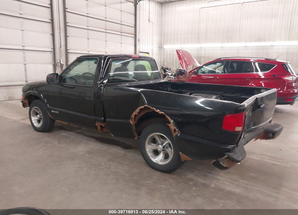 2003 CHEVROLET S-10 LS VIN: 1GCCS14H438250912
