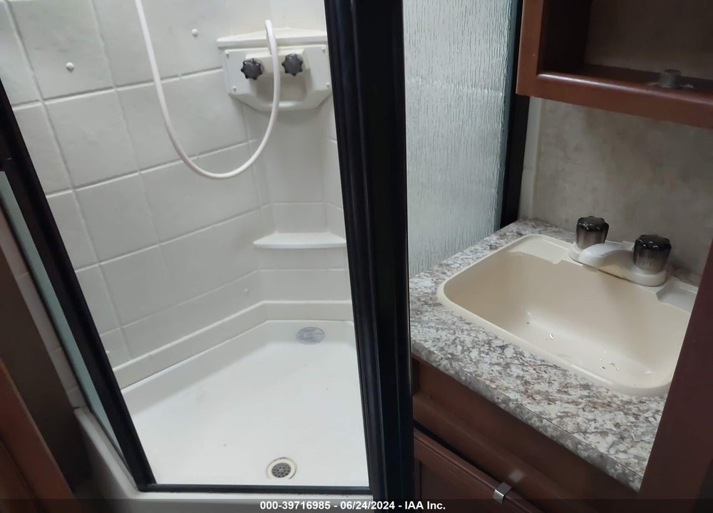 2017 AVENGER TRAVEL TRAILER VIN: 5ZT2AVTBXHB912388