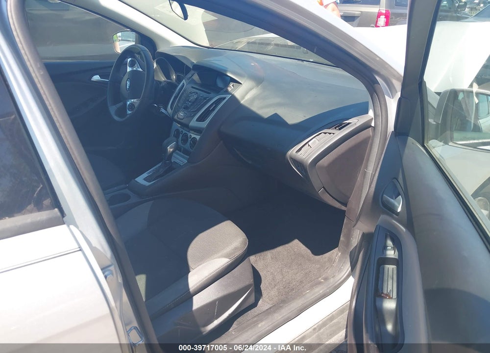 2014 FORD FOCUS SE VIN: 1FADP3F23EL439521