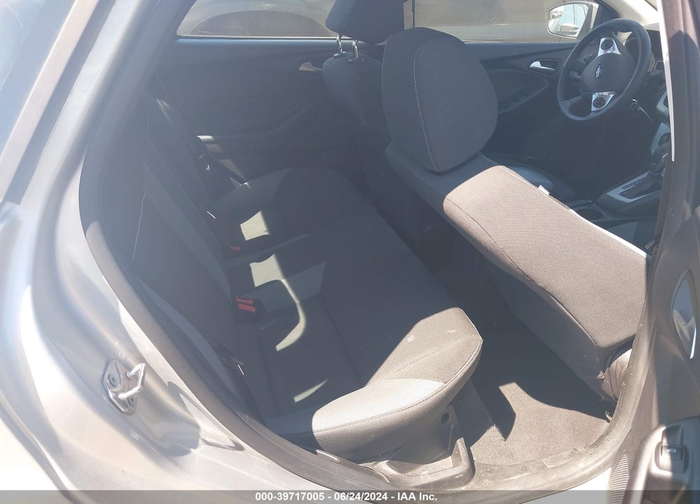 2014 FORD FOCUS SE VIN: 1FADP3F23EL439521